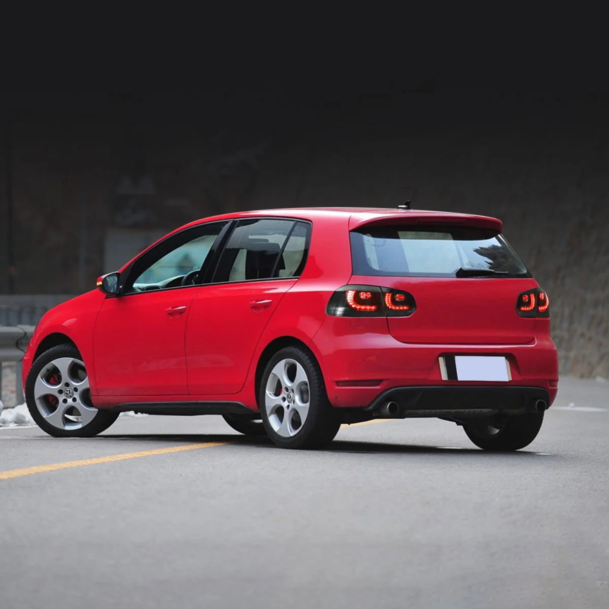 Fari con occhi demoniaci e fanali posteriori per Volkswagen Golf 6 MK6 2008-2013 (NON ADATTO a Golf GTI e GTR)