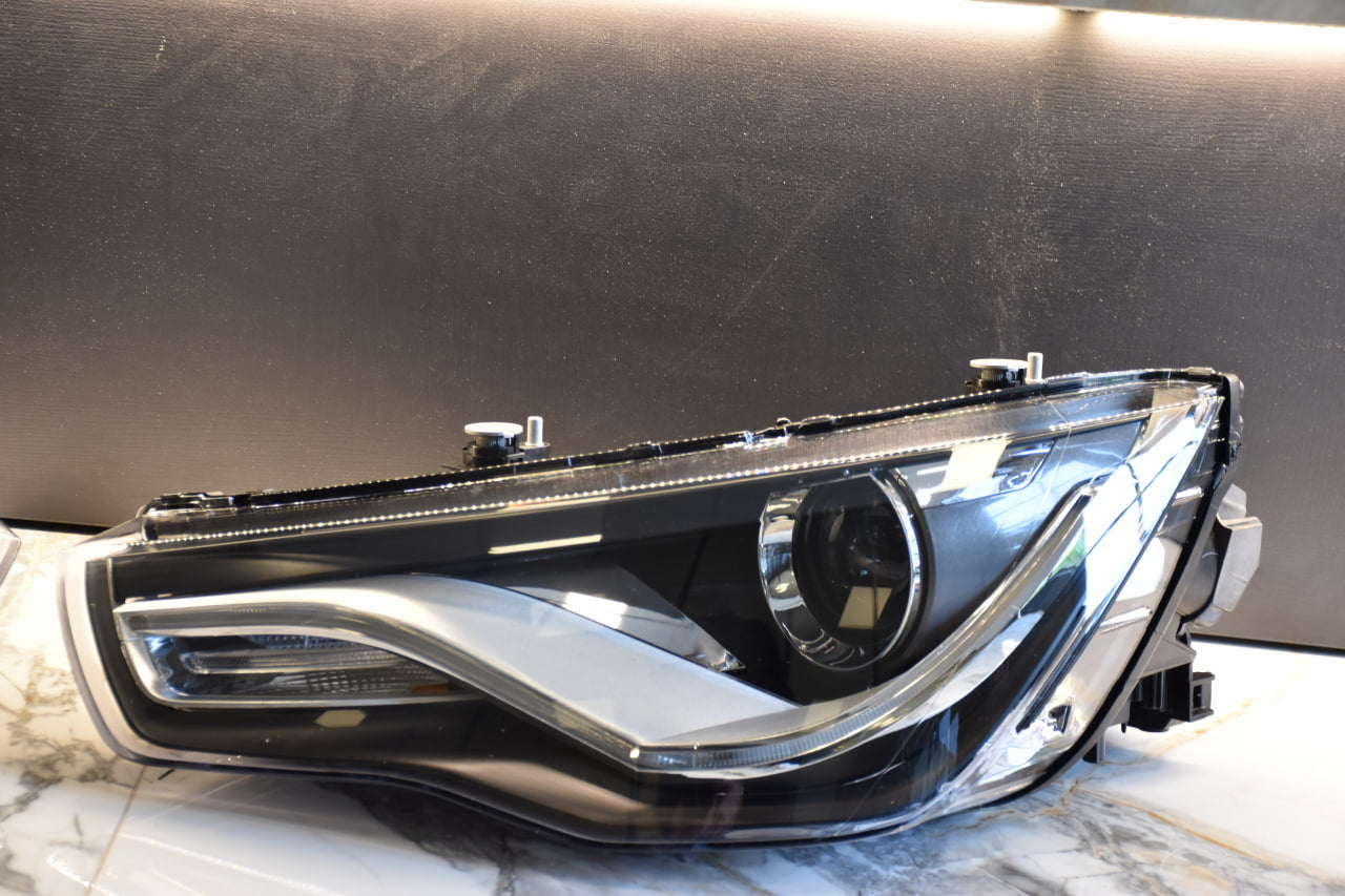 FARI ANTERIORI ADATTI PER AUDI A1 8X 2010-2015