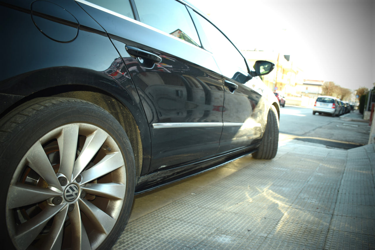 SOTTO MINIGONNE ADATTE PER VW PASSAT CC LOOK NERO LUCIDE DESIGN SPORTIVO