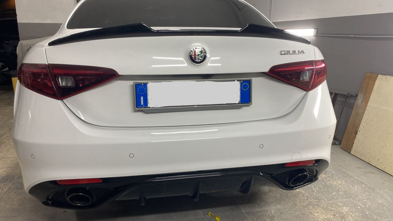 SPOILER COFANO ADATTO PER ALFA ROMEO GIULIA 2015-2021 LOOK VELOCE