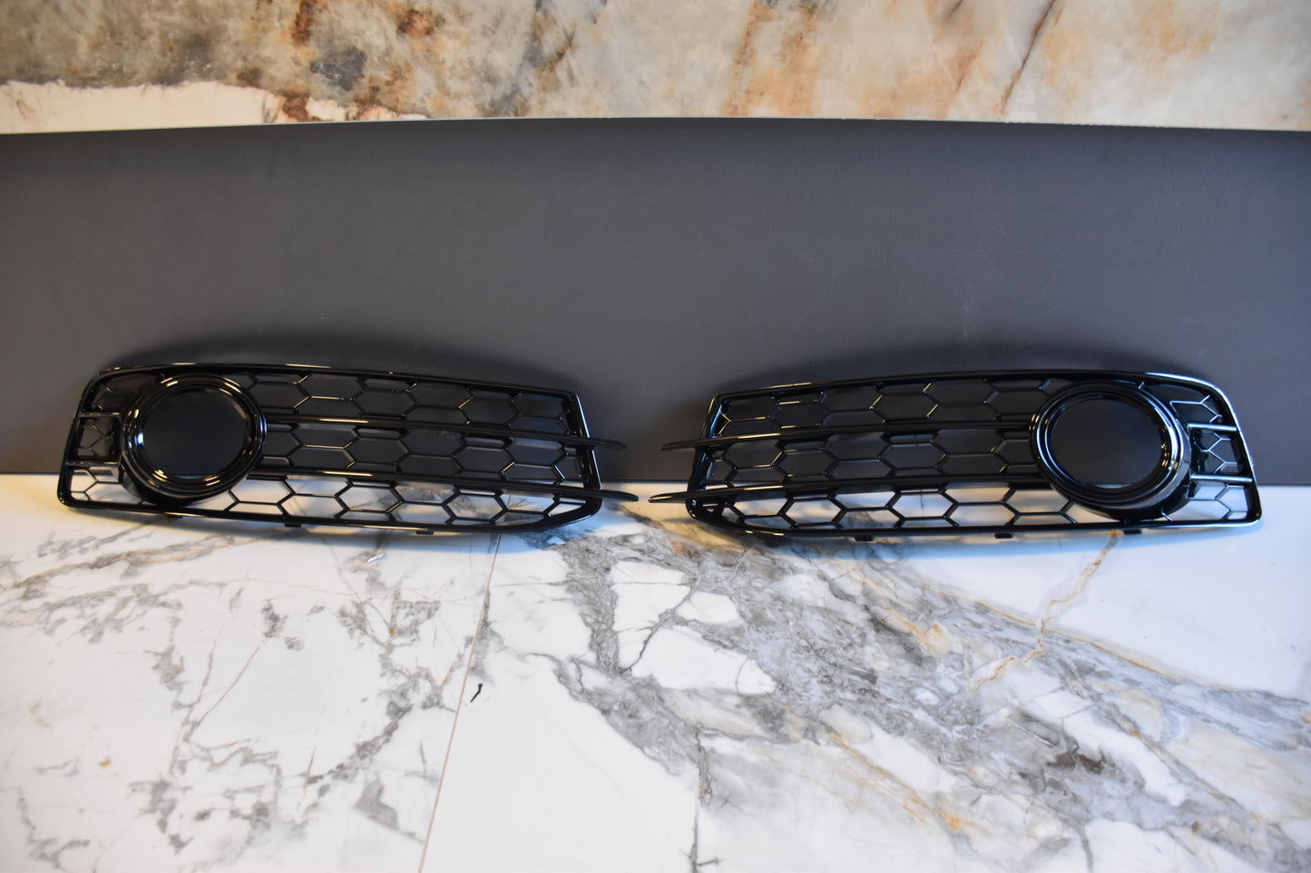 GRIGLIE FENDINEBBIA ADATTE PER AUDI A3 8P 2008-2012 SLINE LOOK RS3 NERO LUCIDO