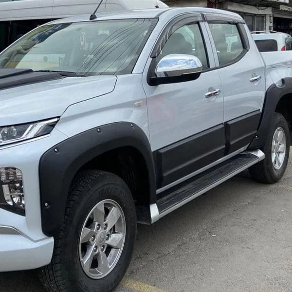 PROTEZIONE PORTIERE ADATTE PER MITSUBISHI TRITON L200 2015+ LOOK NERO OPACO