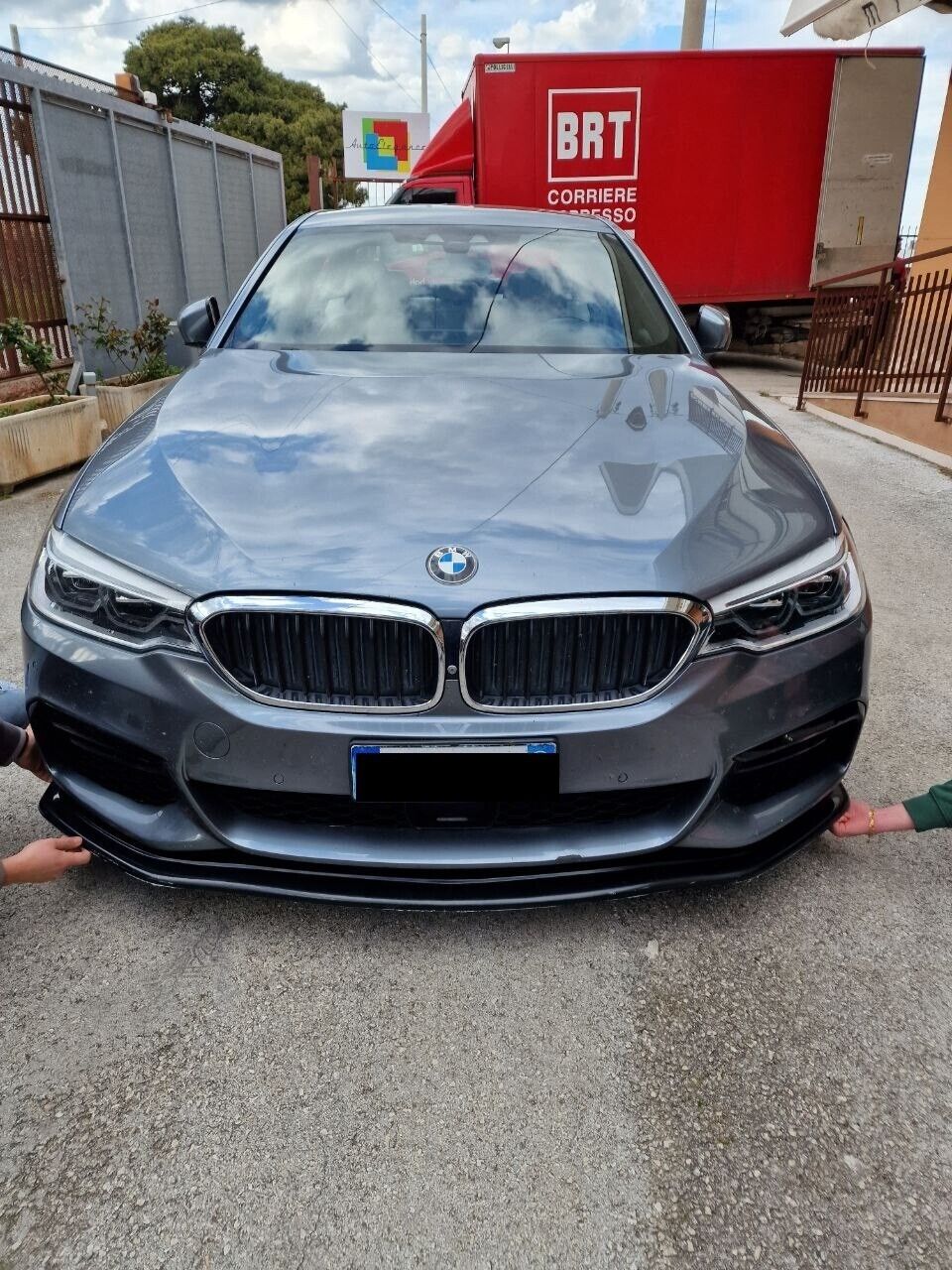 BMW 5 SERIES G30 G31 FRONT BUMPER SPLITTER GLOSS BLACK ABS M5 BLADE