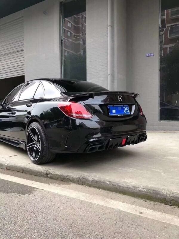 DIFFUSORE ADATTO PER MERCEDES CLASSE C W205 LOOK SPORTIVO NERO LUCIDO