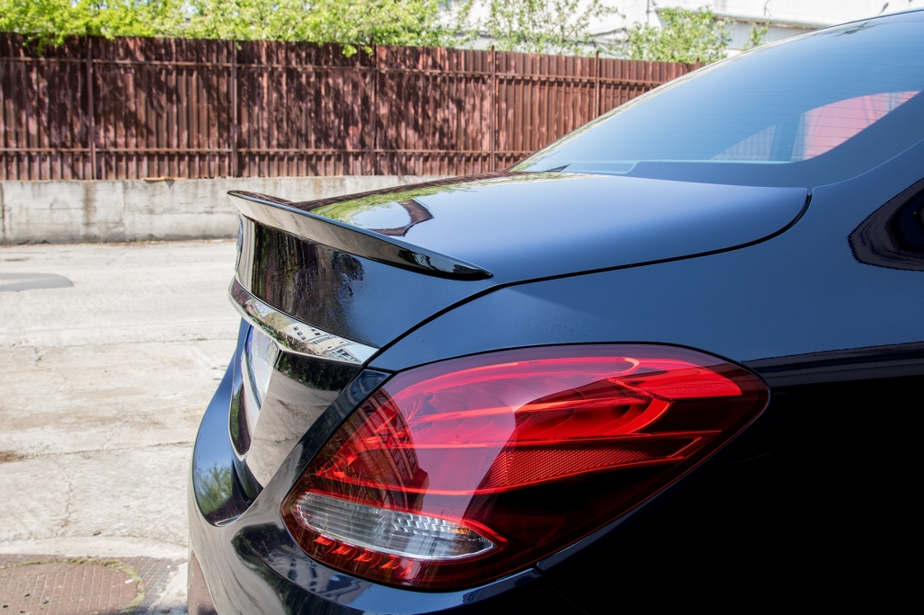 SPOILER BAGAGLIAIO ADATTO PER MERCEDES CLASSE C BERLINA W205 LOOK NERO LUCIDO
