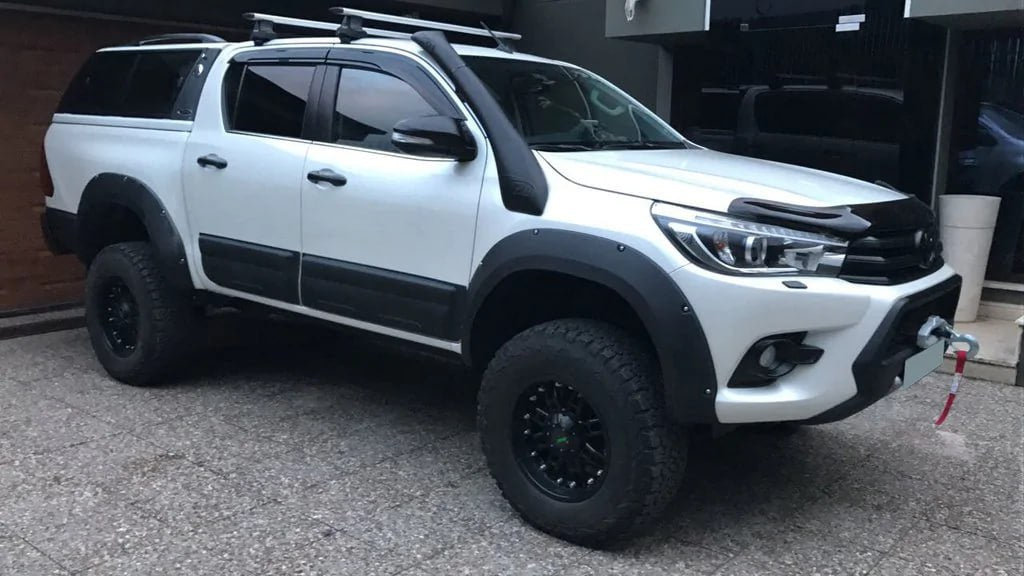 FENDER EXTENSIONS SUITABLE FOR TOYOTA HILUX 8 2015-2019 MATT BLACK LOOK