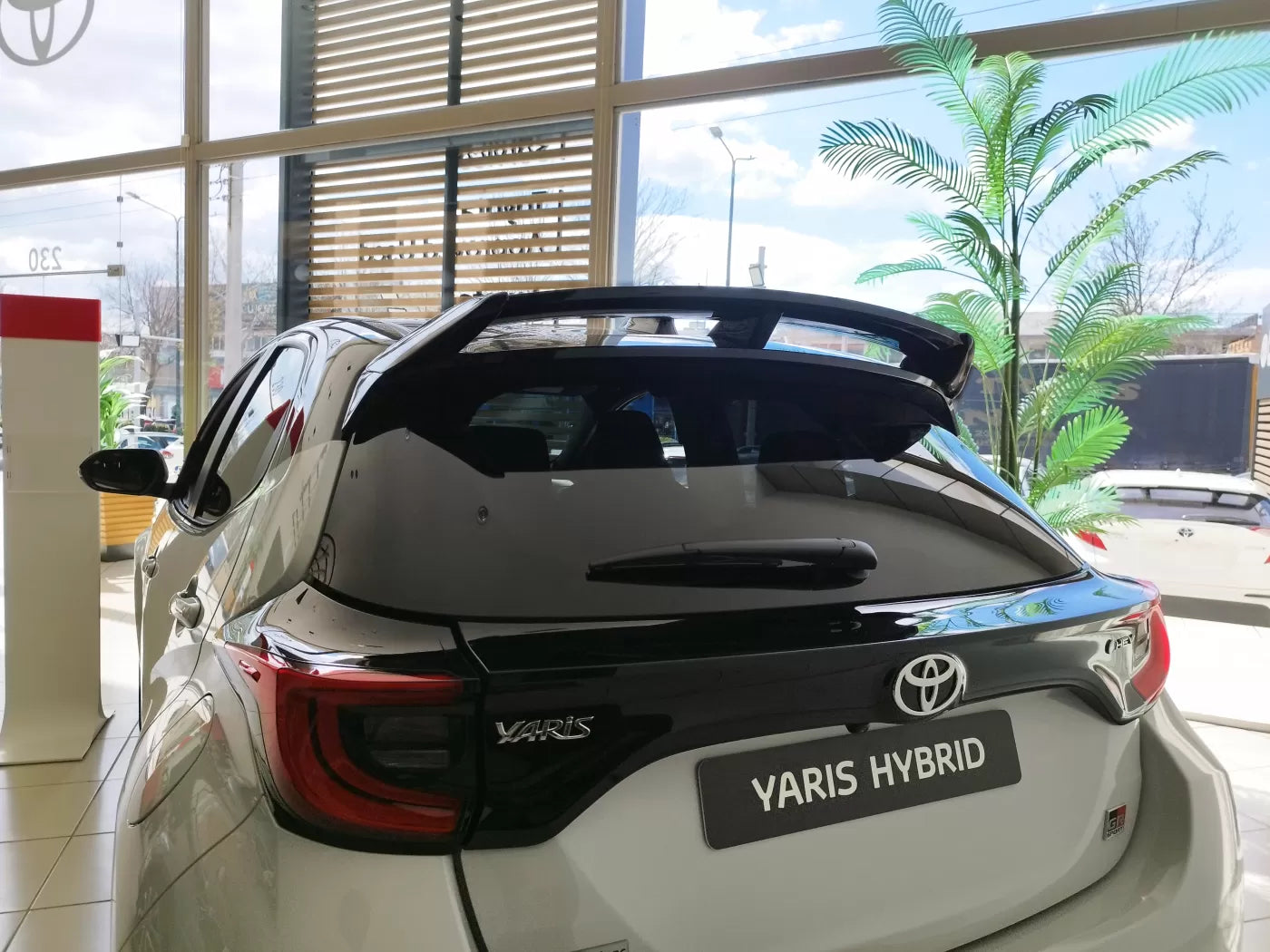 Spoiler tetto per Toyota Yaris Mk4 (2020-) GREZZO