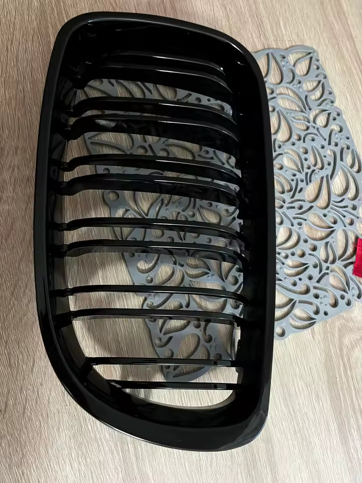 💫ART.8074 Griglia Doppio Stecca "Kindey M Style" per BMW Serie 1 2004-2011 💫