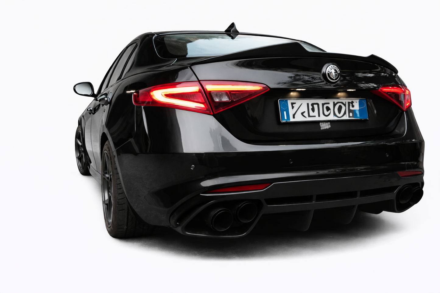 💕ART. 0345 DIFFUSORE ALFA ROMEO  GIULIA 16-21 LOOK QUADRIFOGLIO NERO LUCIDO💕