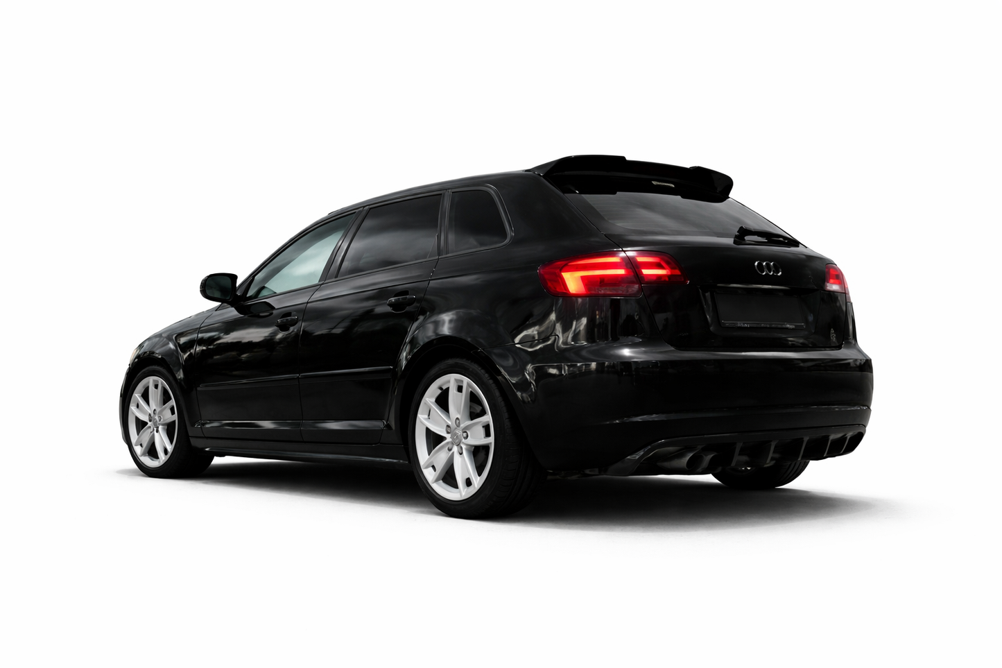 ART.0062  DIFFUSORE AUDI A3 8P 2008-2012 3/5 PORTE LOOK RS3 NERO LUCIDO