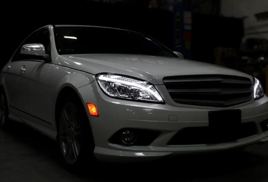 ART.5790  FARI  ANTERIORI MERCEDES CLASSE C W204  07-10