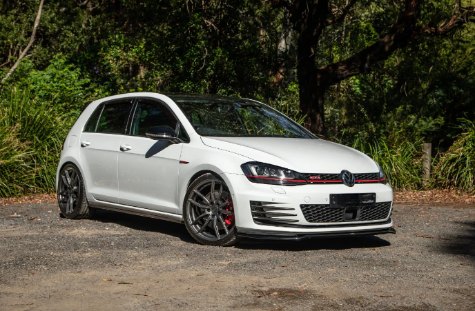 AART.7436  PARAURTI ANTERIORI VW GOLF 7 12-17 GTI-OPTI