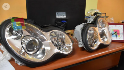 Set fari anteriori adatti per Mercedes Classe C W203 cromati