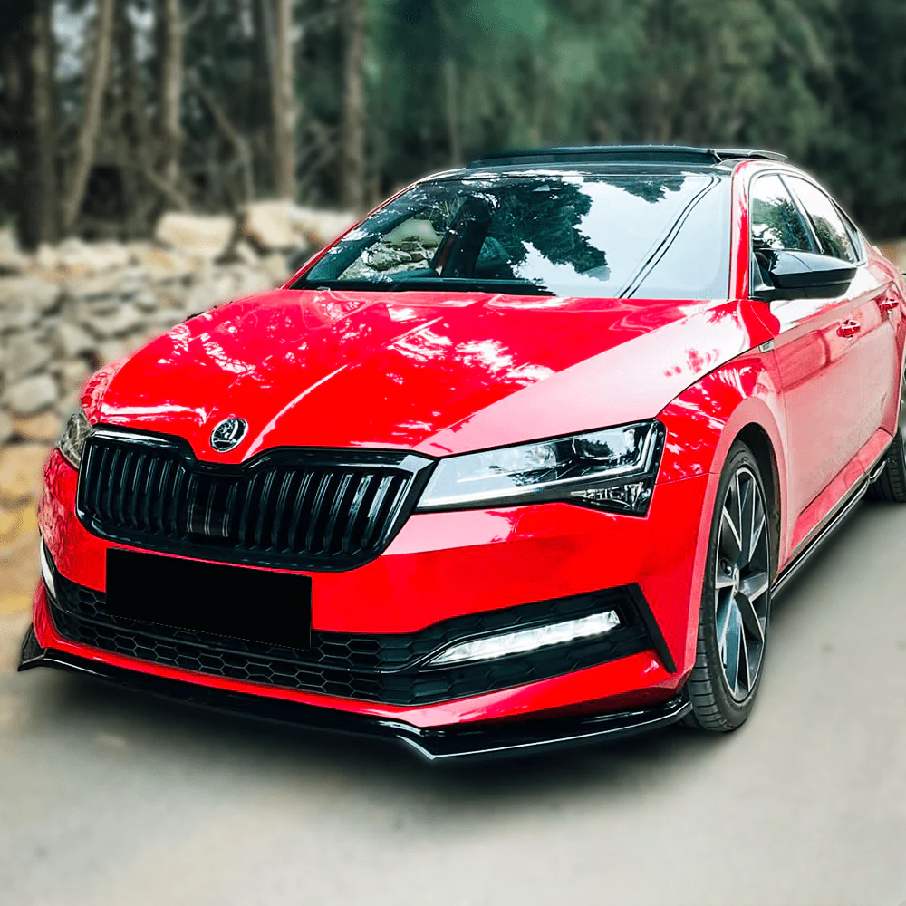 Splitter anteriore nero lucido adatto per SKODA Octavia RS MK4 2020+