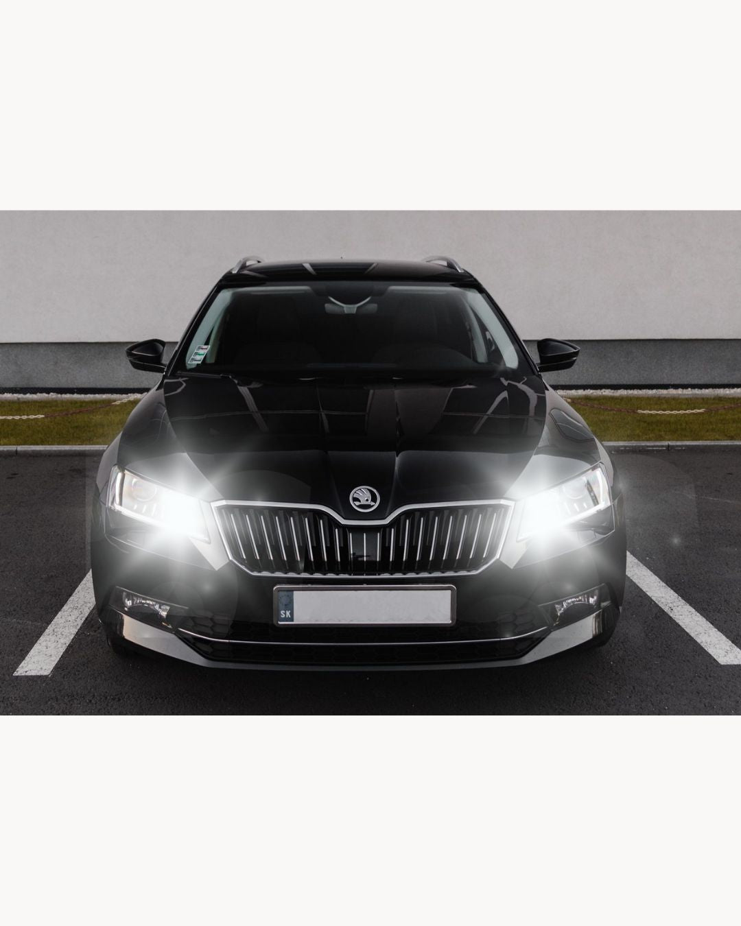LAMPADE ABBAGLIANTI LED PER SKODA SUPERB 2 CANBUS H3 BIANCO XENON 10000 LUMEN