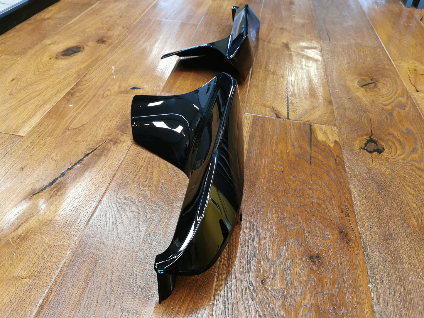 BAFFI ADATTI PER BMW SERIE 5 F90 M5 (G30 G31) 2017-2020 NERO LUCIDO