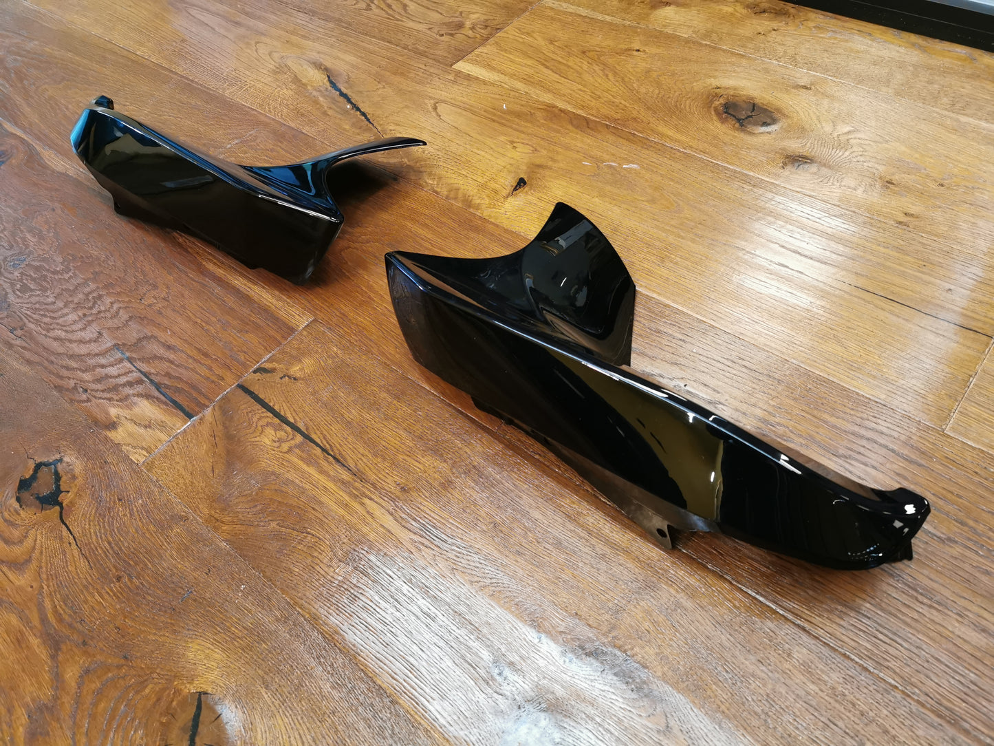 BAFFI ADATTI PER BMW SERIE 5 F90 M5 (G30 G31) 2017-2020 NERO LUCIDO