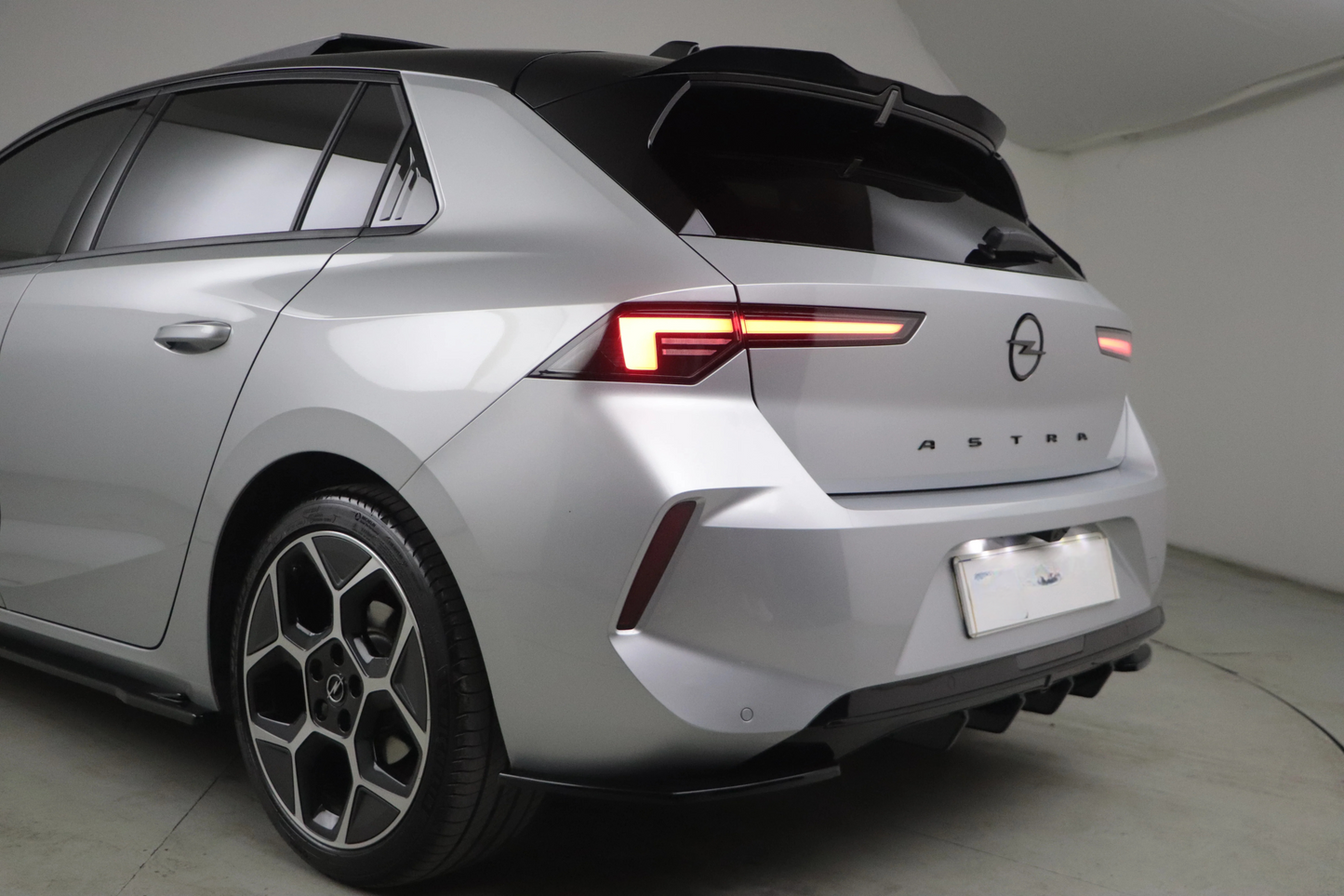 Diffusore adatto per OPEL Astra L 2020+ Rear Valance