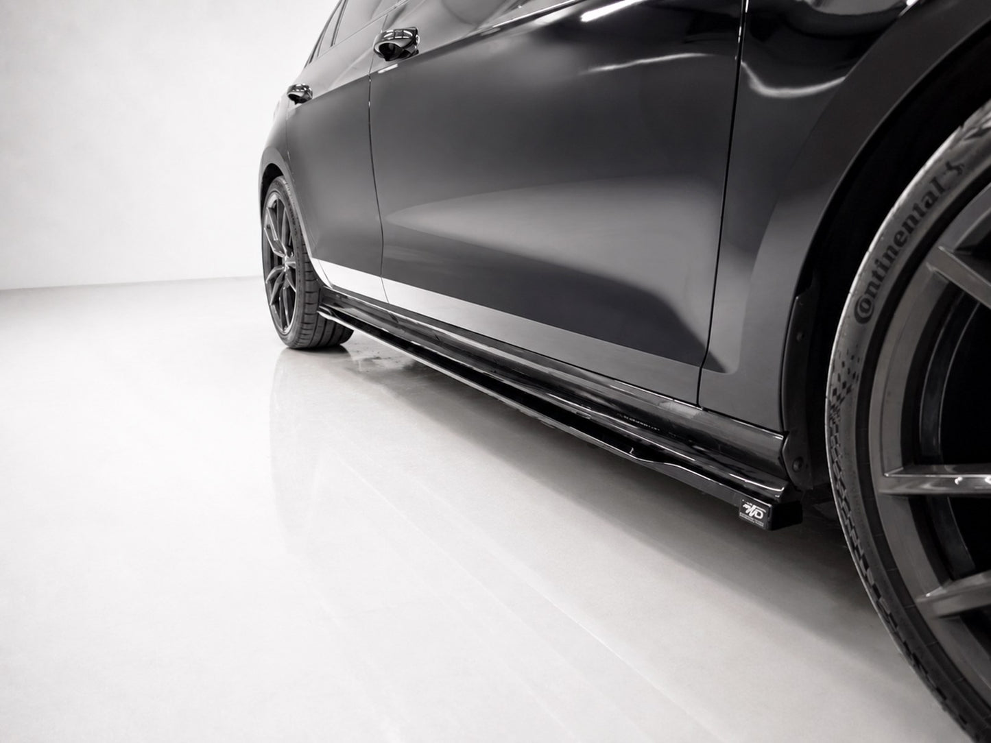 💕ART.10255 SOTTO  MINIGONNE Volkswagen Golf Mk7 Facelift R-Line NERO LUCIDO💕