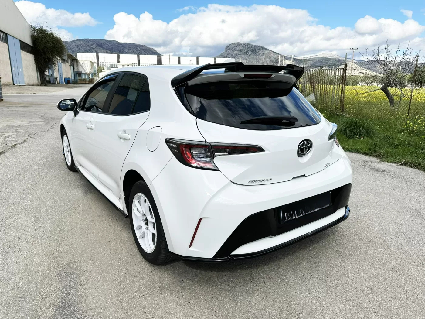 Minigonne laterali adatto per Toyota Corolla Mk12 Hatchback/Touring Sports 2018-