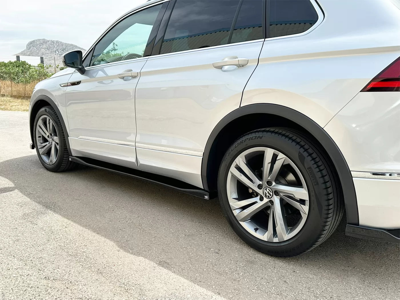 🔥SIDE SKIRTS EXTENSIONS ADATTO PER VOLKSWAGEN TIGUAN R / R-LINE MK2 FACELIFT🔥