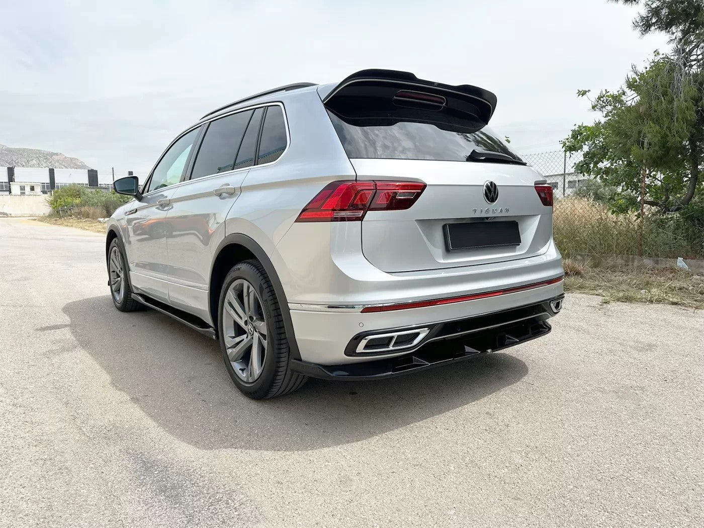 🔥REAR SPLITTER ADATTO PER VOLKSWAGEN TIGUAN R-LINE MK2 FACELIFT (2020–2024)🔥