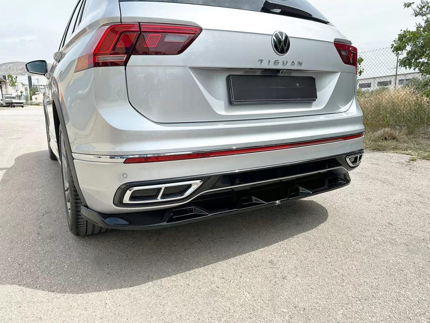 🔥REAR SPLITTER ADATTO PER VOLKSWAGEN TIGUAN R-LINE MK2 FACELIFT (2020–2024)🔥