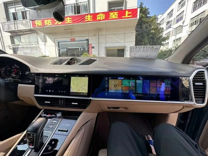 ART.4934 Monitor sedile passeggeroSistema di intrattenimento  Porsche Cayenn