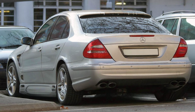 ❤️Tappo spoiler posteriore compatibile con MERCEDES Classe E W211 Restyling ❤️