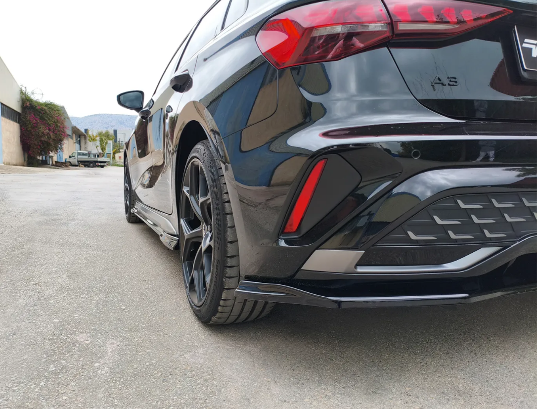 💕ART.9701  Splitter posteriore Audi A3 S-Line 8Y Faceback NERO LUCIDO💕