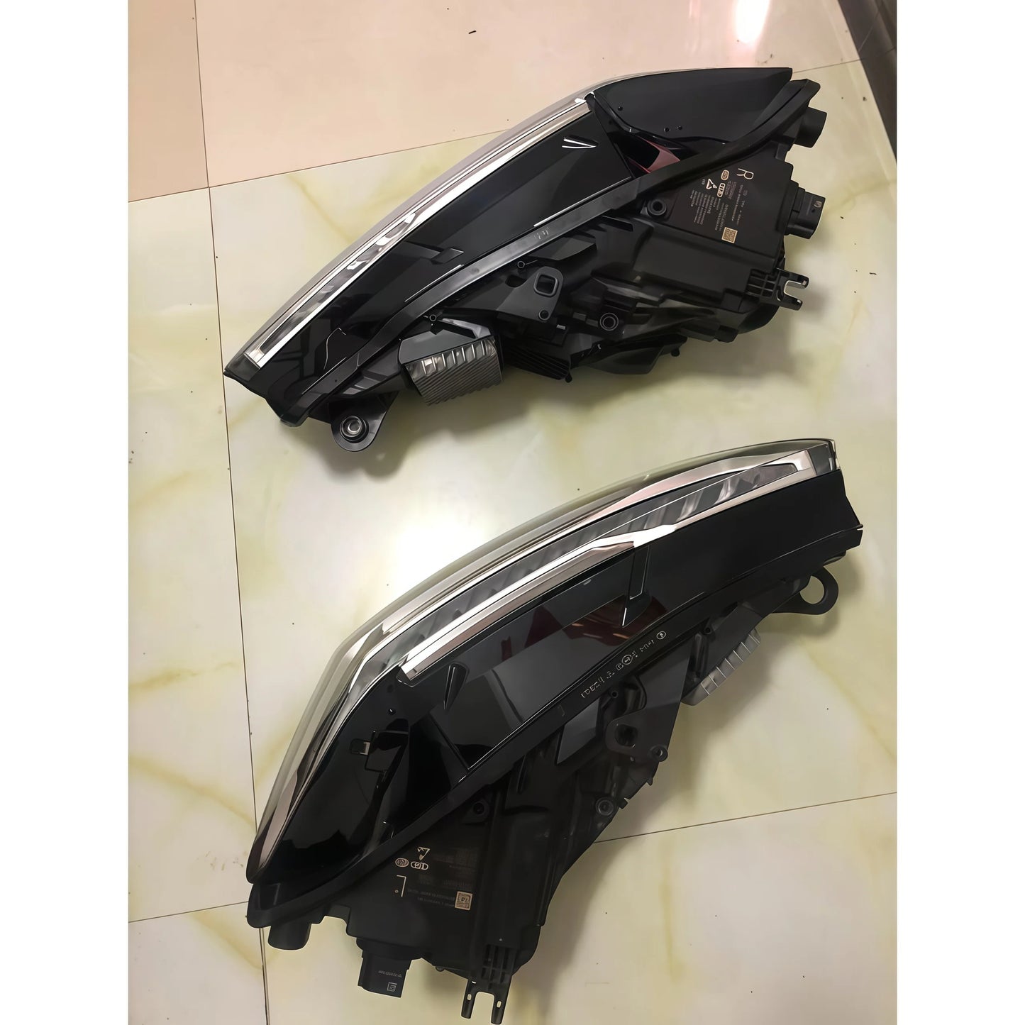 💫ART.4847 Fari Anteriori Daytime Dinamici (OLED) per Audi A7 2019-2025💫