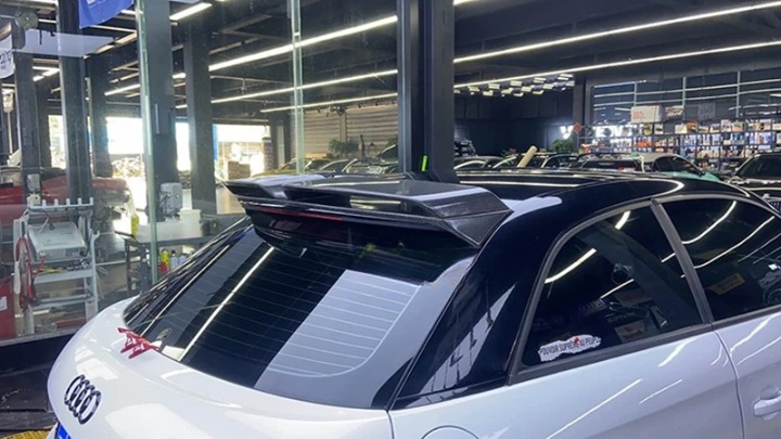 ART.8269 Spoiler Audi A1 8X 2010-2014 3 PORTE - COLORE CARBONIO LOOK PQ25