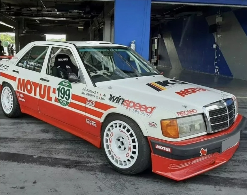 MERCEDES 190 GONNA ANTERIORE / LABBRO / PARAURTI ANTERIORE INFERIORE SPOILER