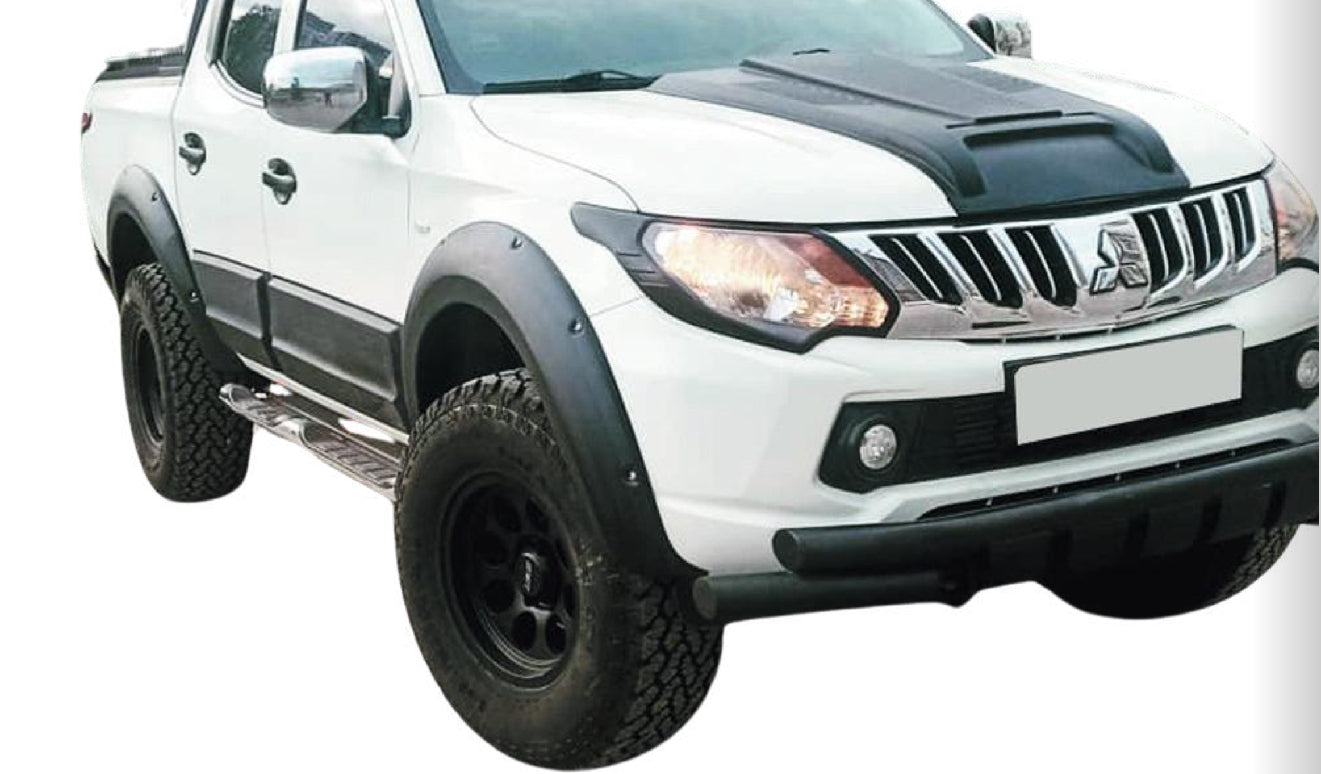 💫Pannelli Carrozzeria 4 Pezzi per Mitsubishi L200 Triton Serie 5 (2015–2018)💫
