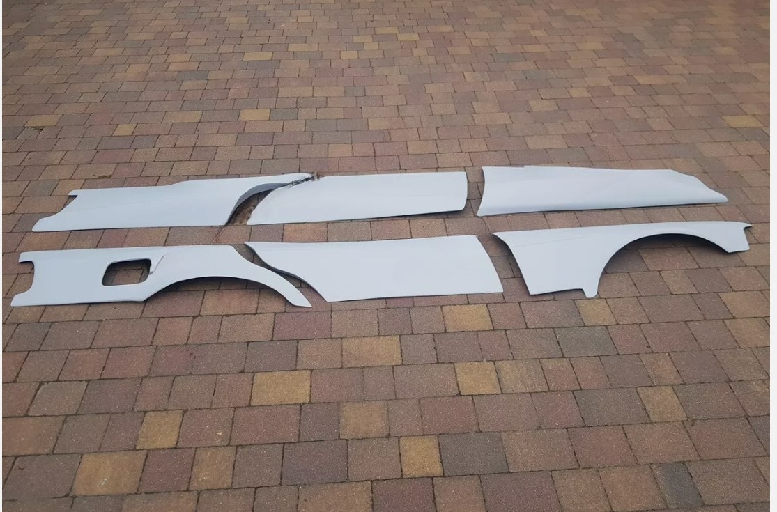 BMW E36 BERLINA / BERLINA REATO PARAFANGHI ANTERIORI E POSTERIORI PER DRIFT