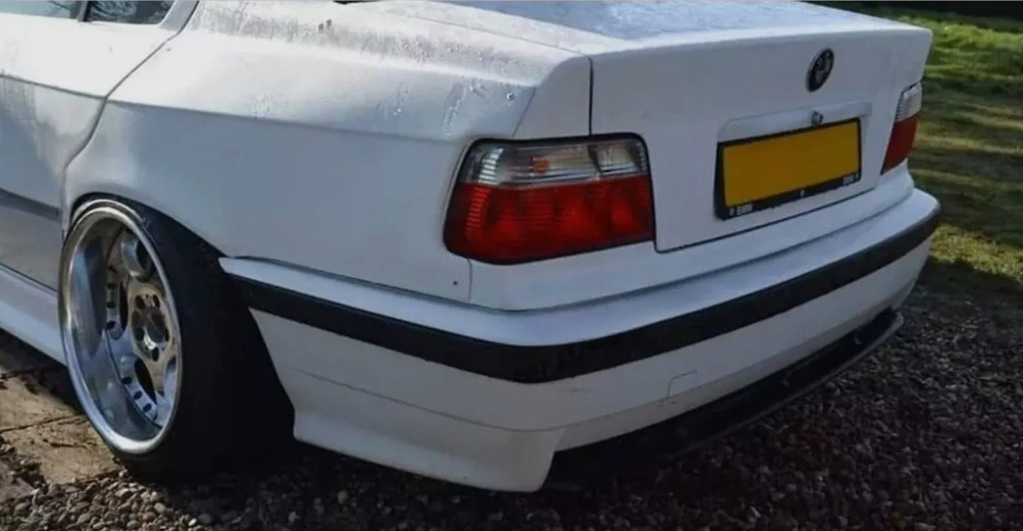 BMW E36 BERLINA / BERLINA REATO PARAFANGHI ANTERIORI E POSTERIORI PER DRIFT