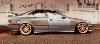 BMW E36 BERLINA / BERLINA REATO PARAFANGHI ANTERIORI E POSTERIORI PER DRIFT