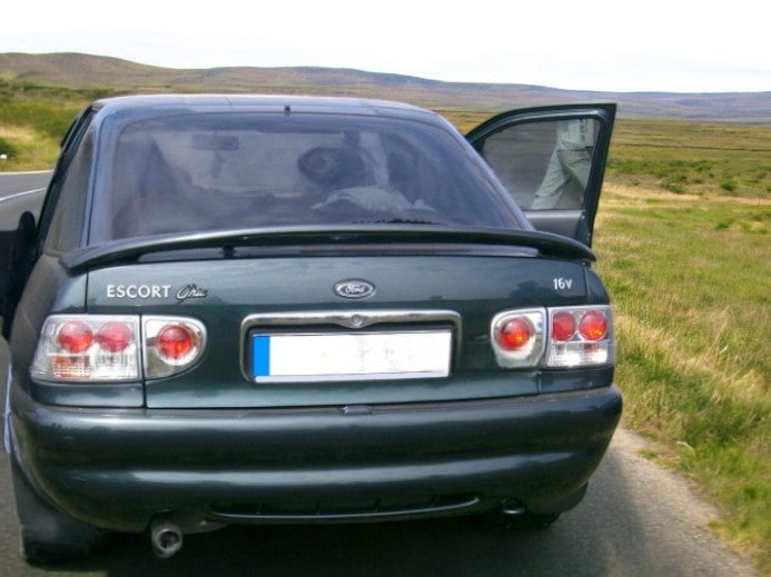 ✌️😎 SPOILER POSTERIORE ADATTO PER FORD ESCORT 1992-2000 😎✌️