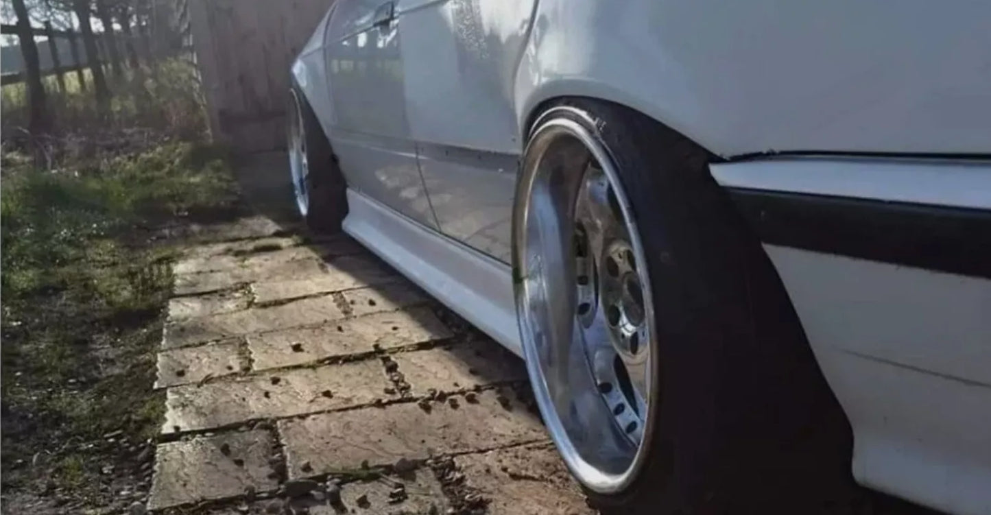 BMW E36 BERLINA REATO PARAFANGHI ANTERIORI E POSTERIORI PER DRIFT  NUOVO+++