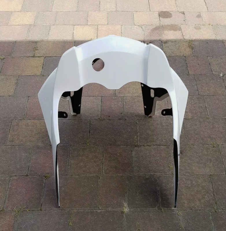 YAMAHA FZS 600 FAZER 1998 - 2001 UNPAINTED - FRONT FAIRING / NOSE / HOOD +NEW+