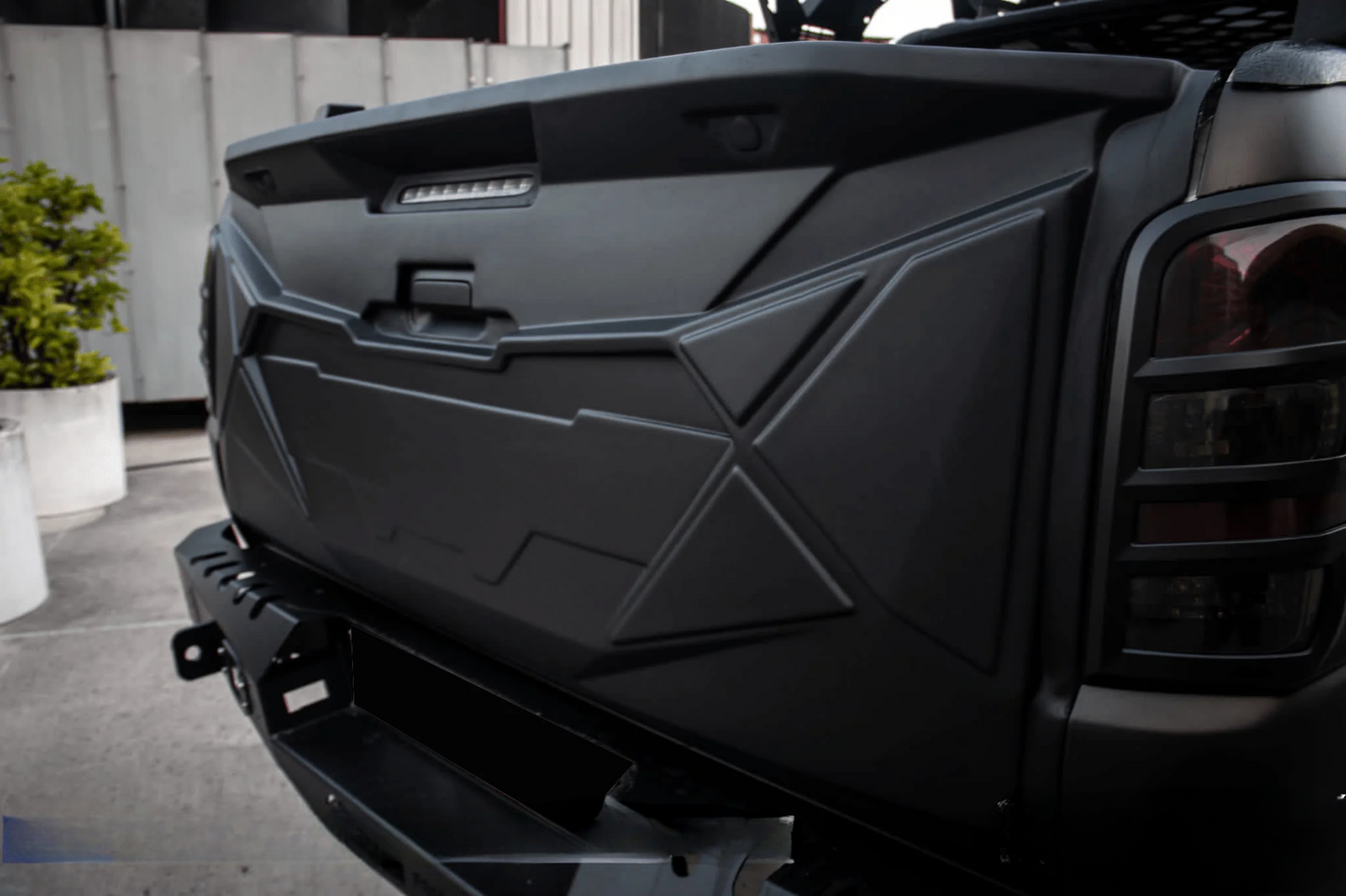 Rear Tailgate Cover suitable for MITSUBISHI L200 Triton Series 5 