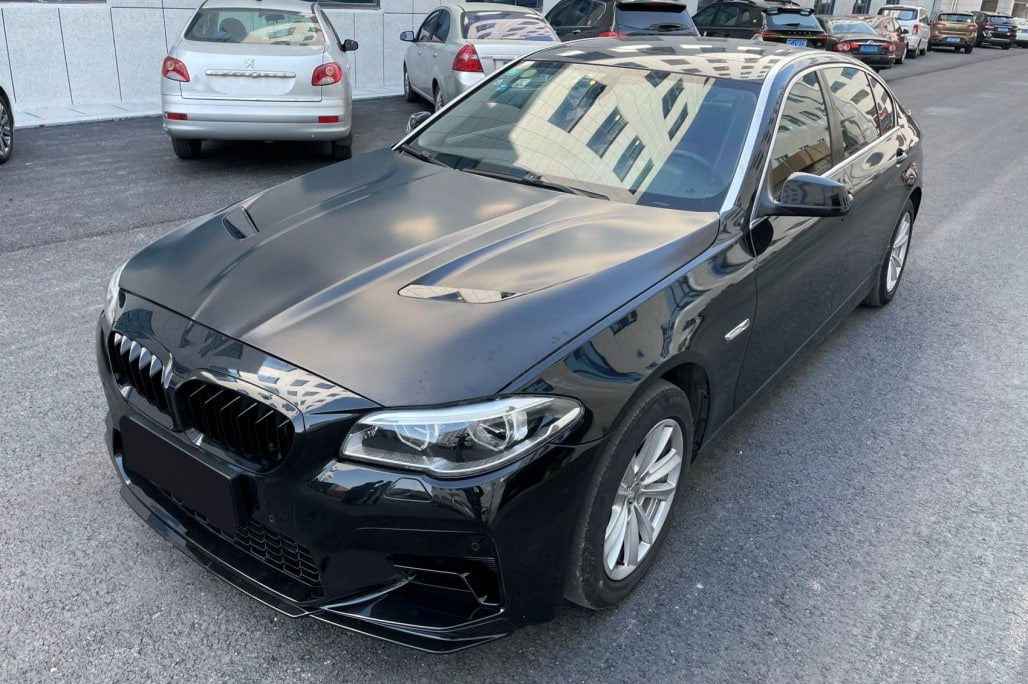 Paraurti anteriore con griglie centrali adatto per BMW Serie 5 F10 F11 2011-2017