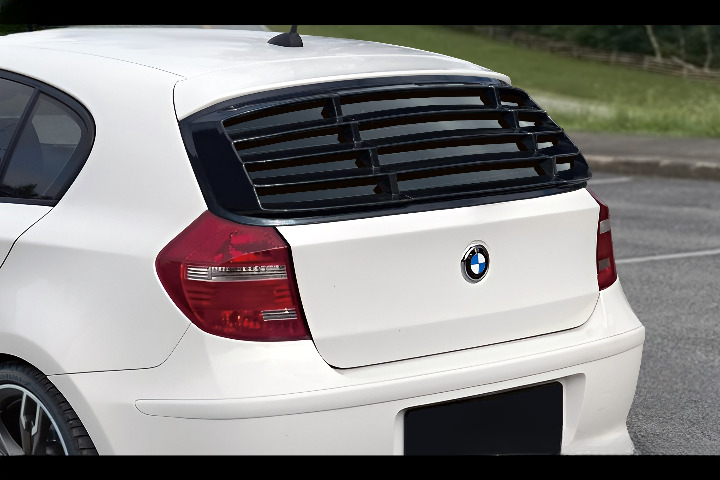 🔥Louver Posteriore in ABS Nero Lucido per BMW Serie 1 E87 Berlina (2004–2011)🔥