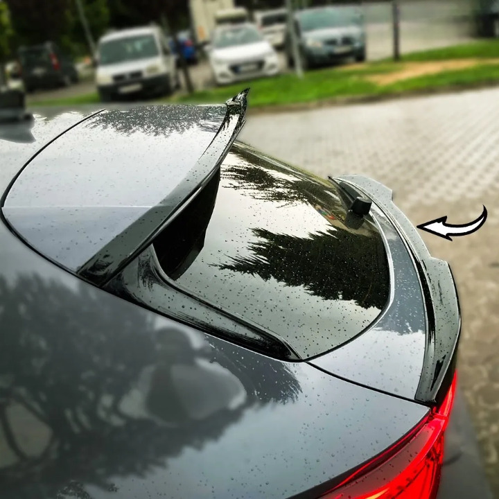 ⭐ Estensione Spoiler Posteriore compatibile con CUPRA Leon 2020+ Nero Lucido⭐