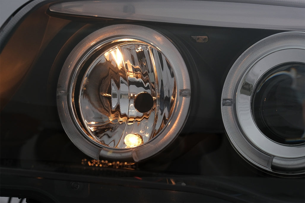 Angel Eyes Fari adatti per BMW Serie 1 E81 E82 E87 E88 (2004-2011) Nero