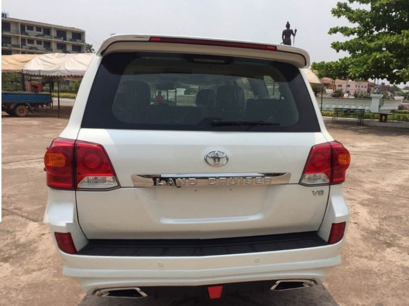 🔥BODYKIT SUITABLE FOR Toyota Land Cruiser V8 FJ200 (from 2015 onwards)🔥