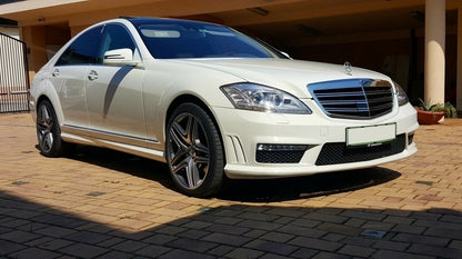 Front Bumper with Center Grille suitable for Mercedes S-Class W221 