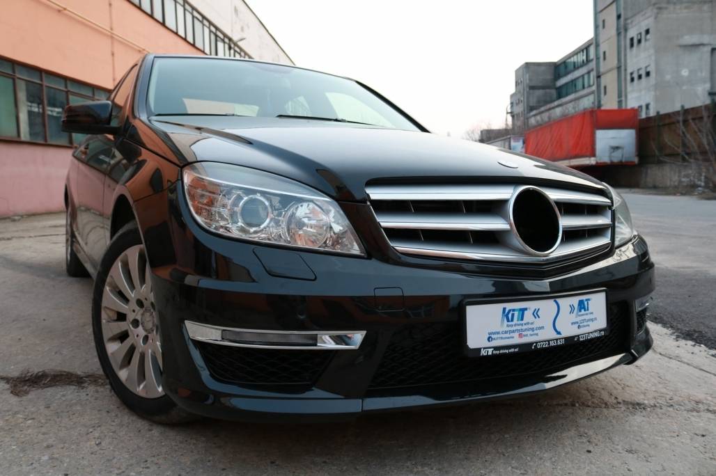Paraurti anteriore adatto per Mercedes Classe C W204 S204 C204 (2007-2015)