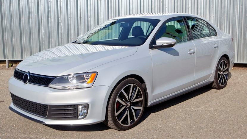 Front bumper suitable for VW Jetta Mk6 VI (2011-2014) GLI GTI Design