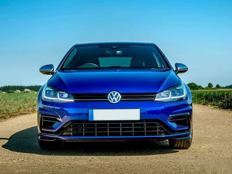 Paraurti anteriore con griglia centrale senza badge cromata adatto per VW Golf 7